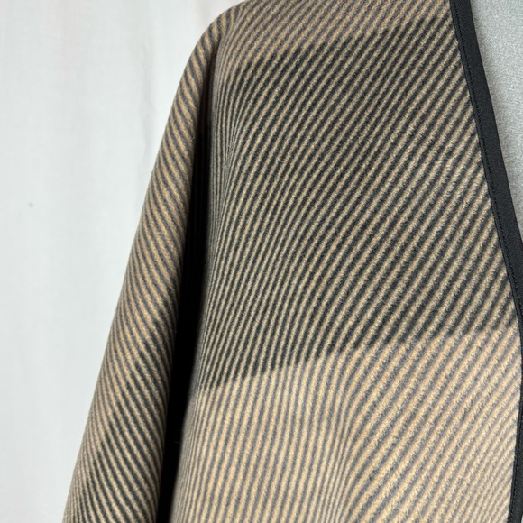 Ikebehar Soft Open-Front Poncho Wrap – Neutral Block Pattern – One Size - Picture 5 of 10